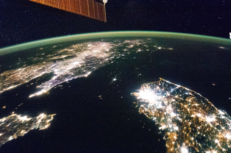 North_and_South_Korea_at_night